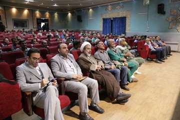 جشن پاسداشت مقام کارگر در دانشگاه اصفهان؛ تأکید بر نقش موثر کارگران در پیشرفت دانشگاه 